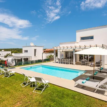 Galerna Villa *